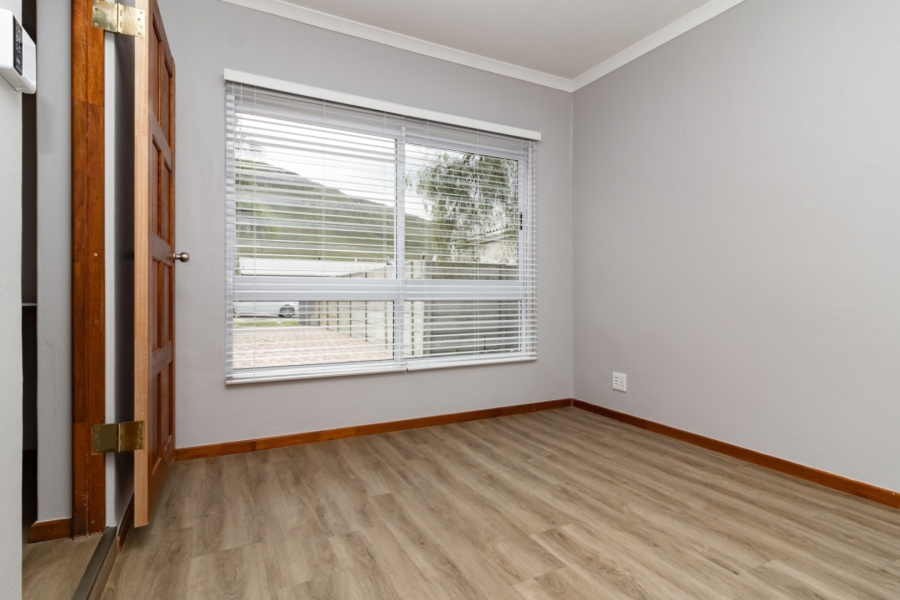 2 Bedroom Property for Sale in Kleinmond Western Cape